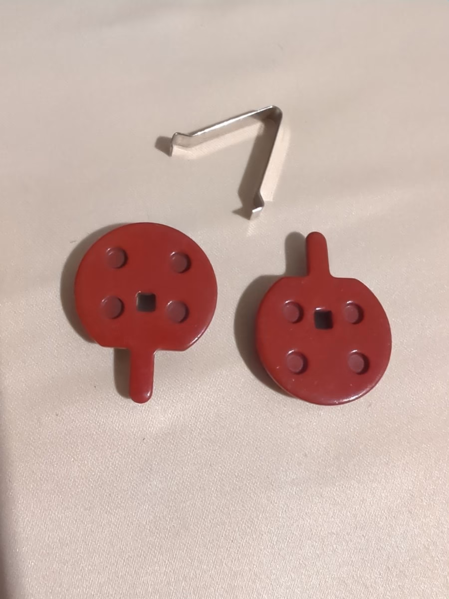 Do all VanMoof models use the same brake pads?