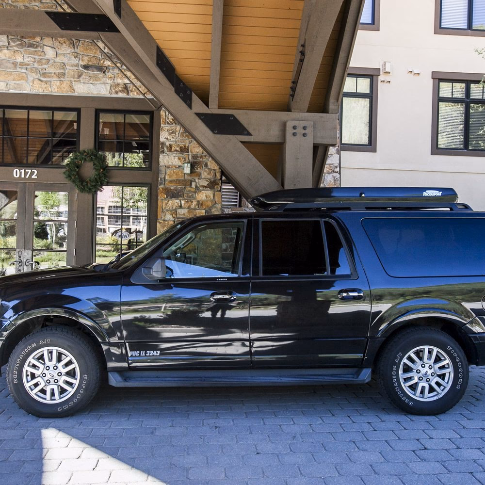 Does Breckenridge limo service offer car seats for kids?