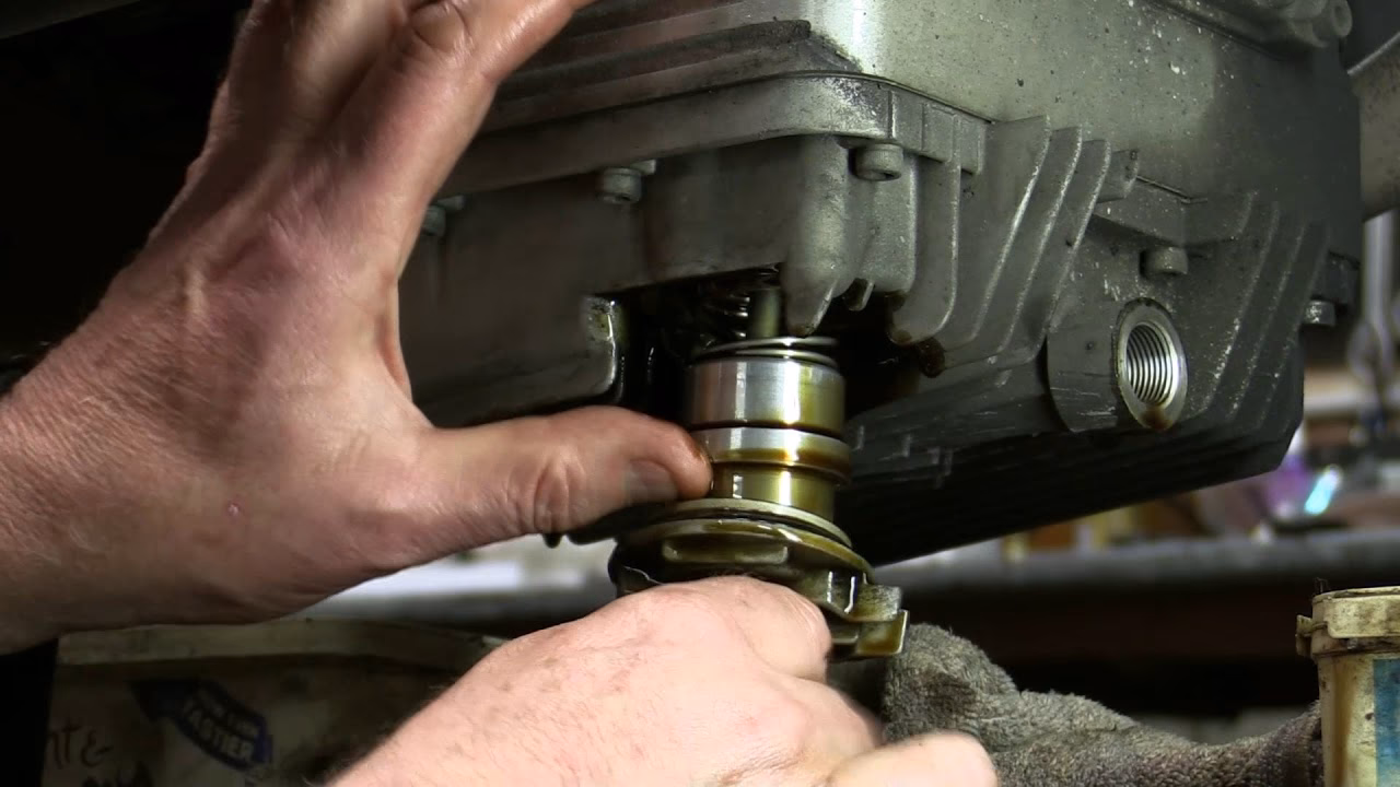How to remove engine Breva V1100?