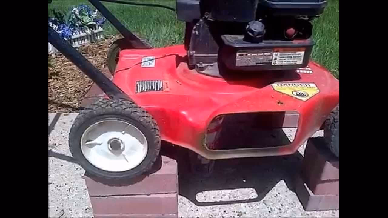 Does Briggs & Stratton make lawn mower oil maintenance easier?