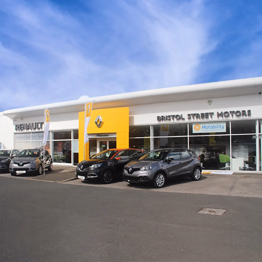 What services does Vertu Renault Nottingham offer?