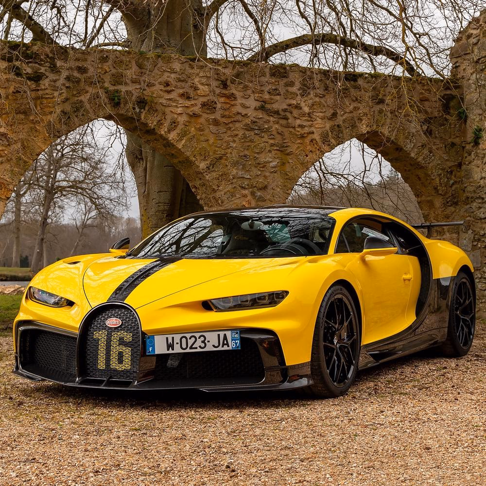 How much does it cost to buy a Bugatti Chiron?