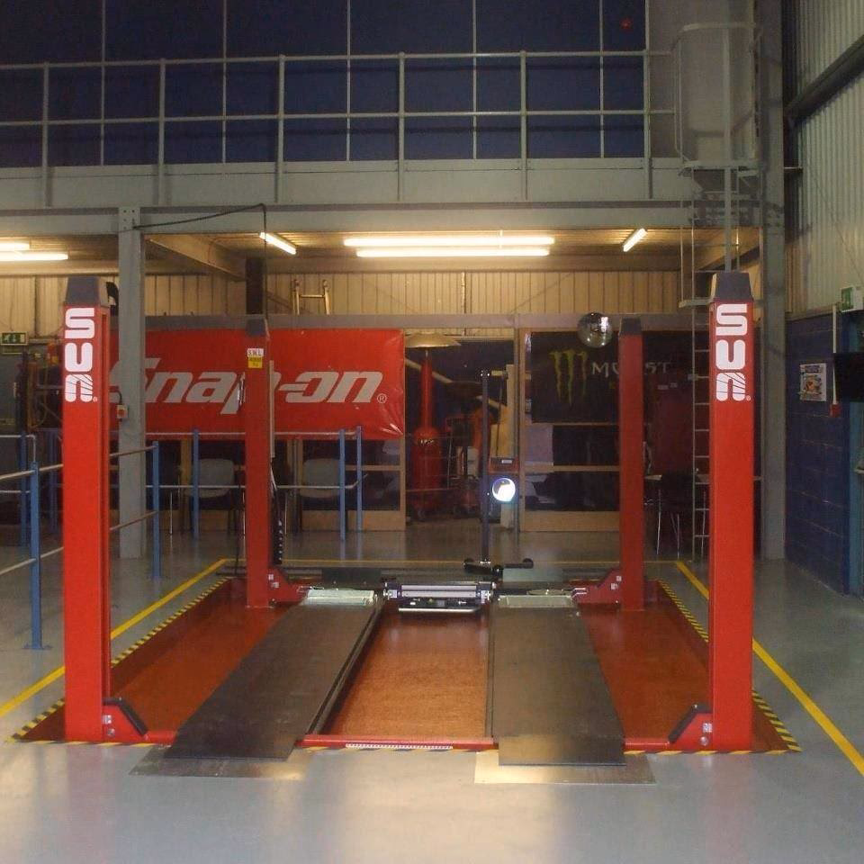 Where can I get a car repaired in Burntwood WS7?