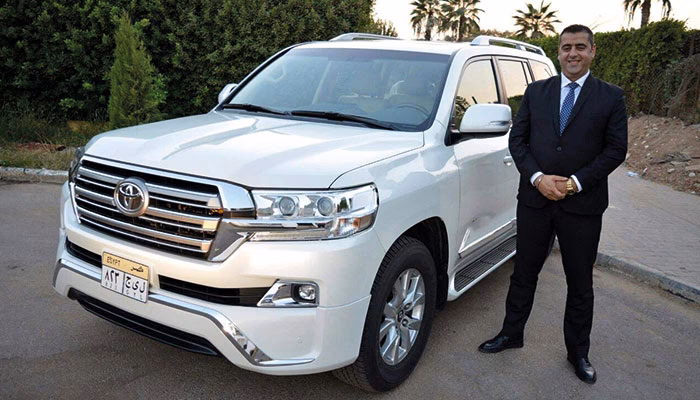 What limo services are available in Cairo?