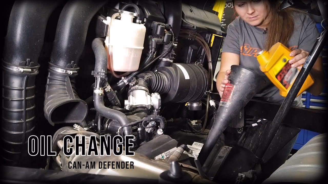 Does a can Am defender hd10 need an oil change?