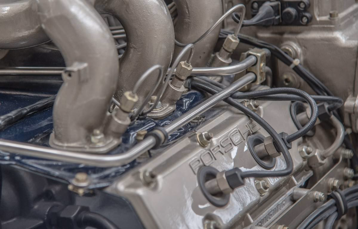 Can a leaking injector flood a car?