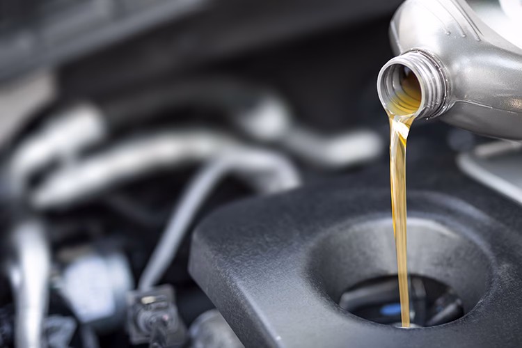 Can I mix different brands of engine oil?