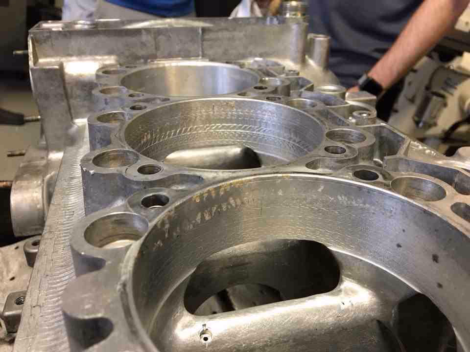 How do you hone a aluminum engine block?
