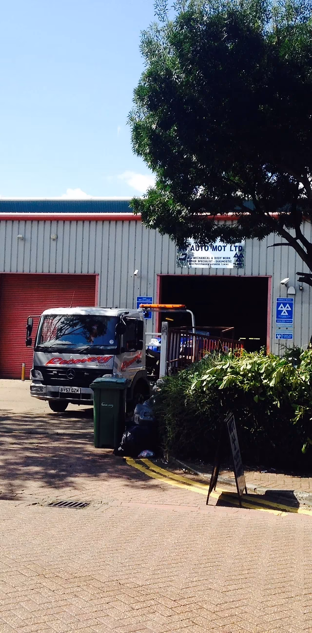 What services does VN auto Mot offer?
