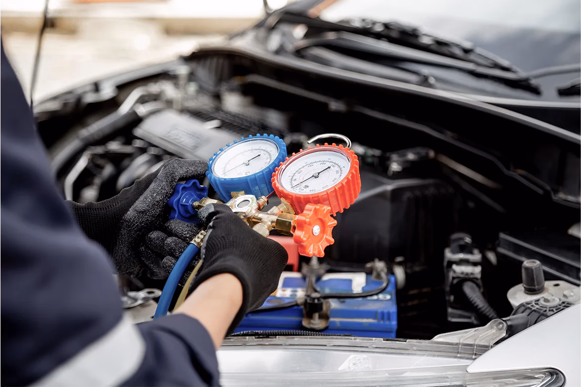 How does auto air conditioning work?