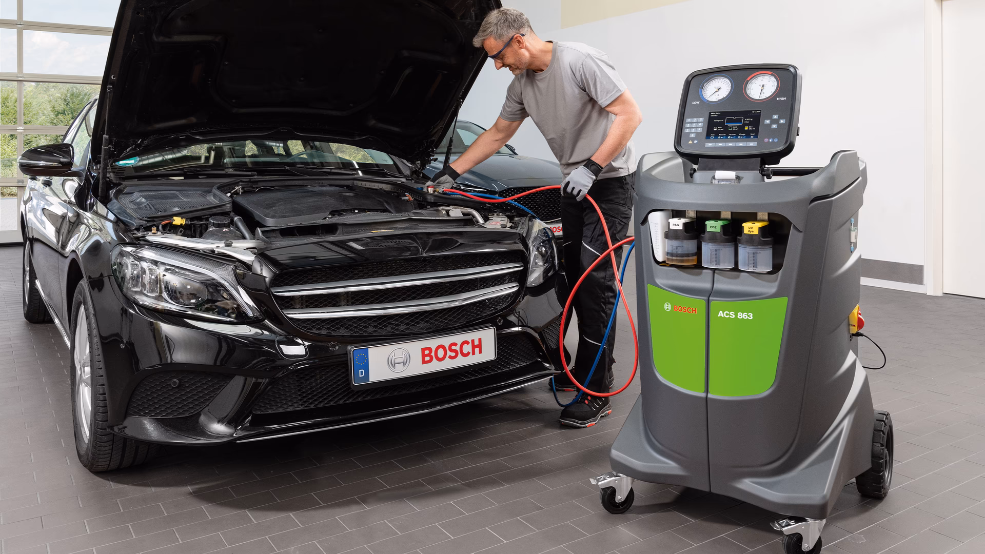 What is a car air conditioner?