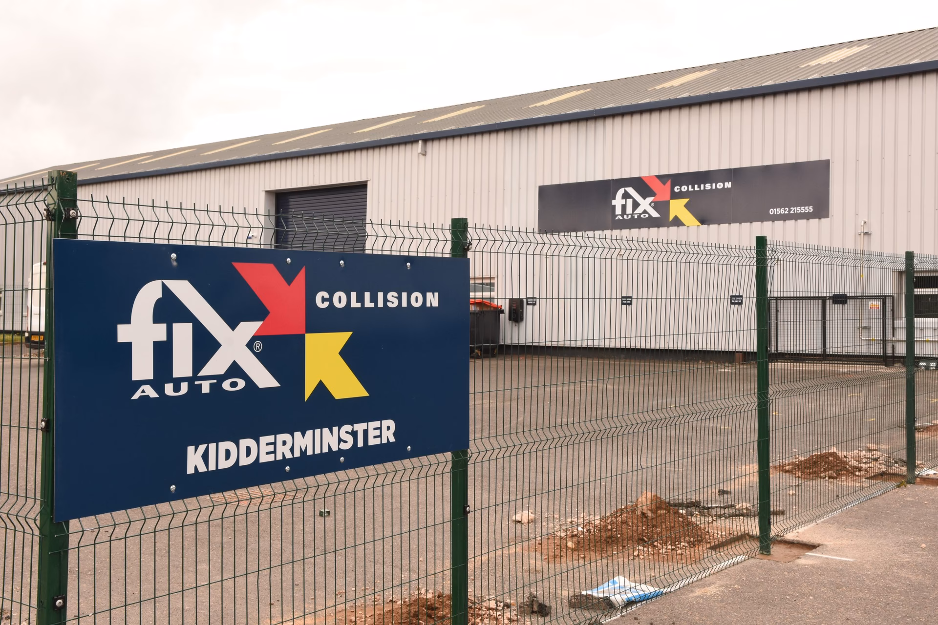How do I find trusted car body repairers in Kidderminster?