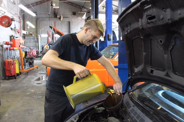 How to find the cheapest car body work service near you?