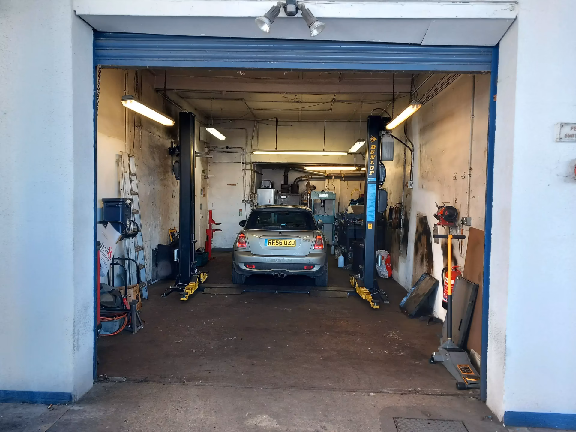 Where is Rivermead accident repair centre Ltd?