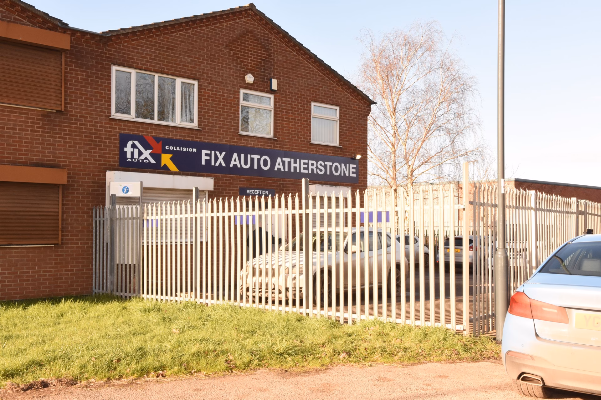 What types of vehicle body repair services are available?