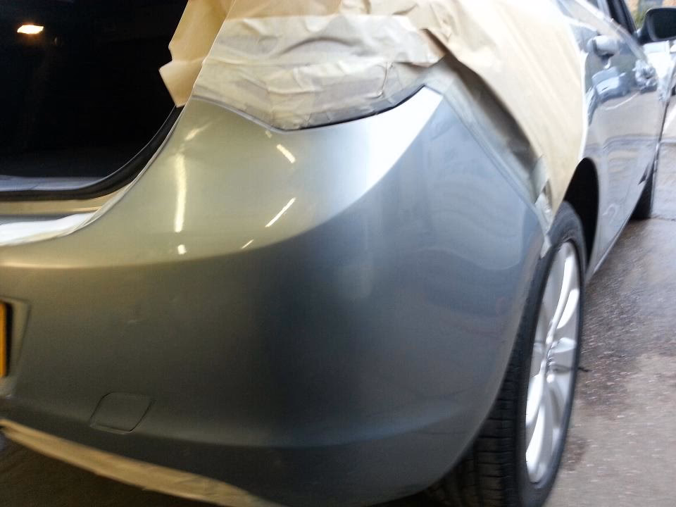 Where can I find a car repair centre in Stratford-upon-Avon?