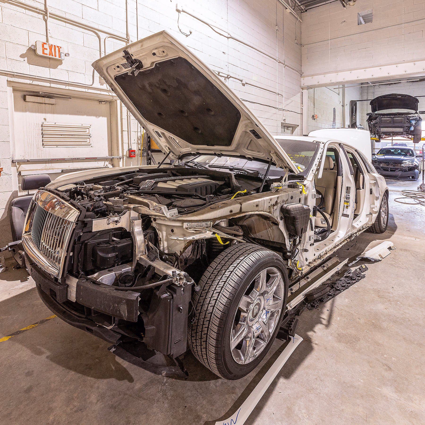 Where is the Marshall Smart repair centre Cambridge located?