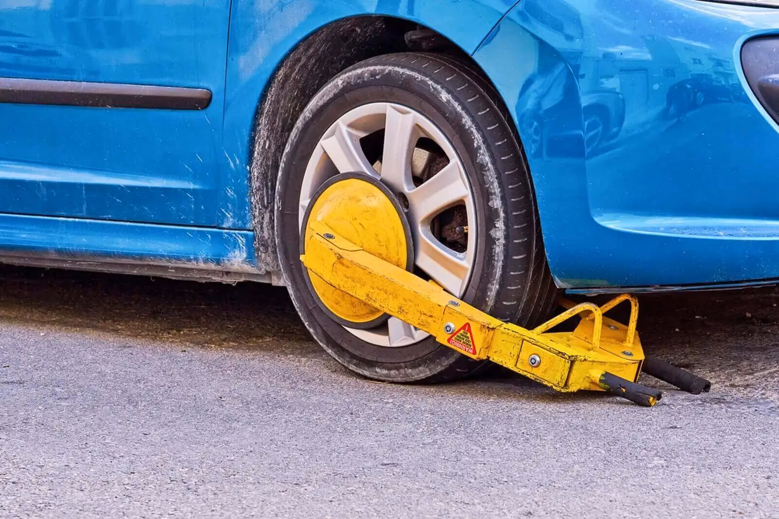 How to remove a tire boot from a car?