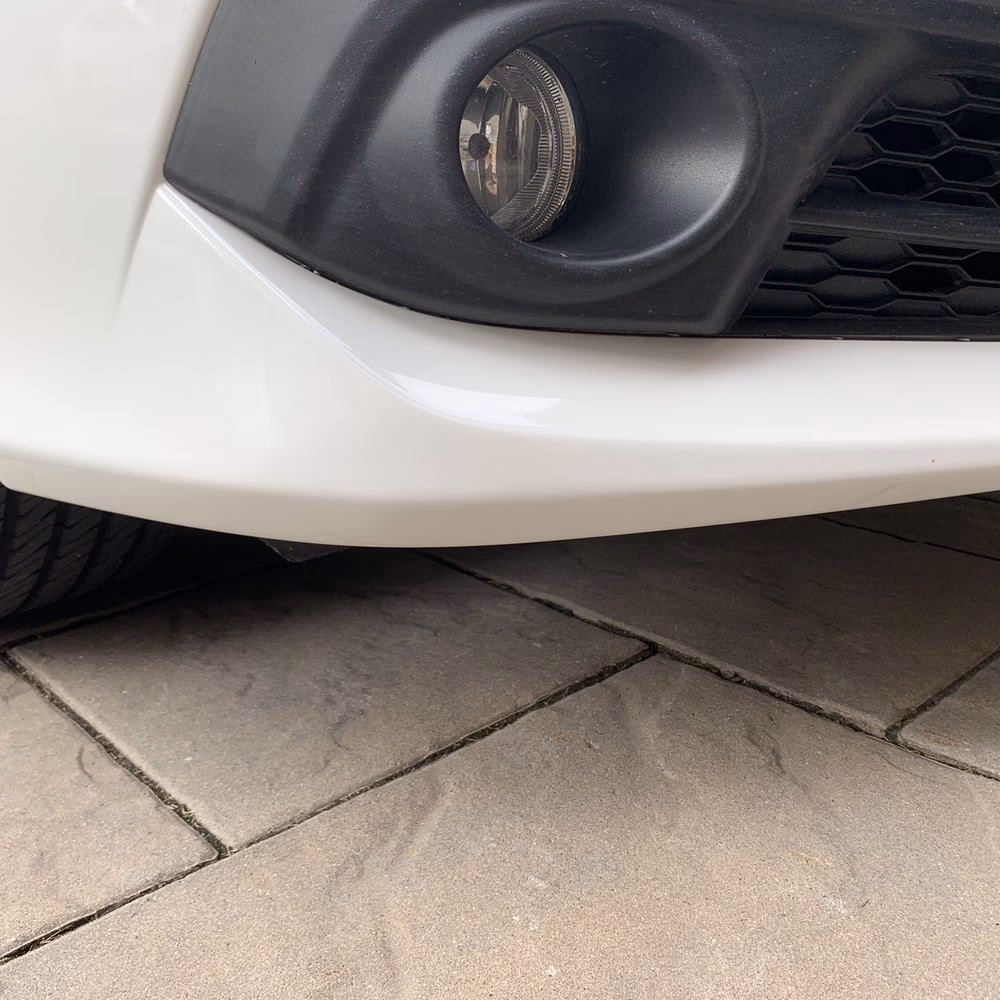 Where can I find auto body repair services in Oakville?