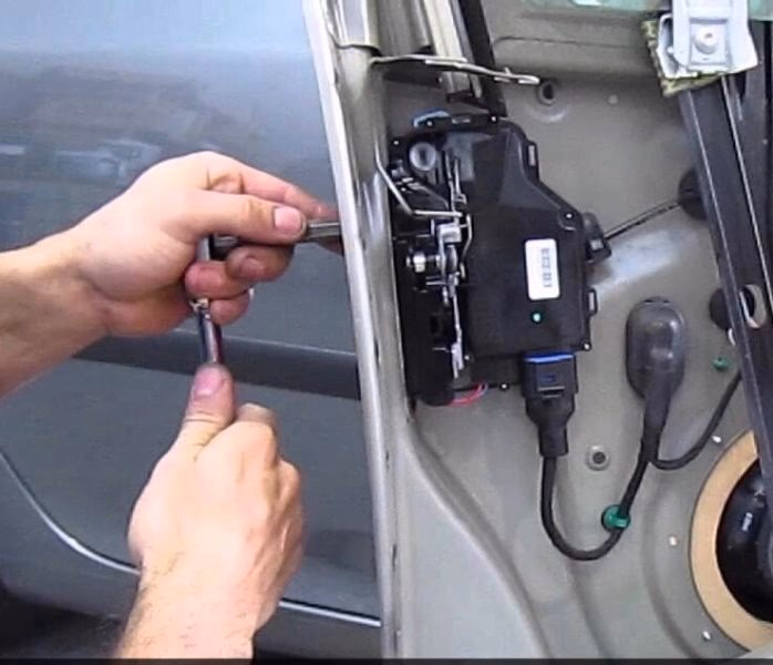Does mastertech repair central locking systems?