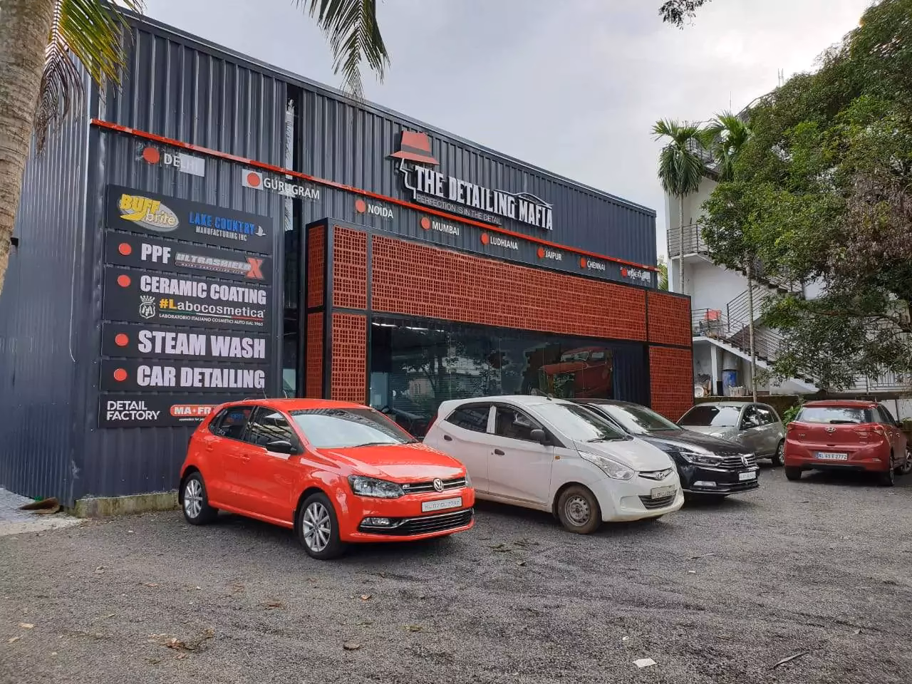 Does Carone offer car detailing services in Kochi?