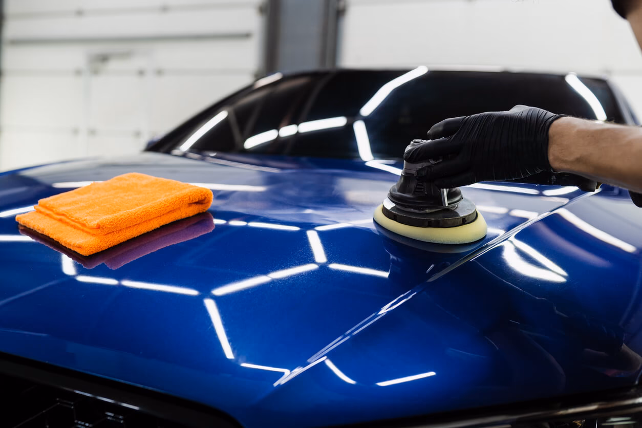 What does Tucson details exterior & interior auto detailing do?