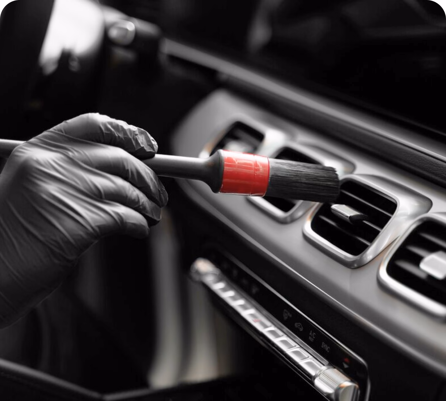 Where can I get a car detailing service in Edinburgh?