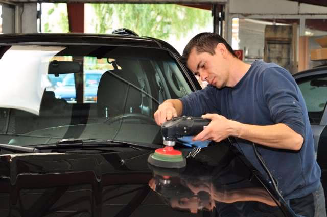 Where can I find car detailing services & ceramic coatings Newcastle?
