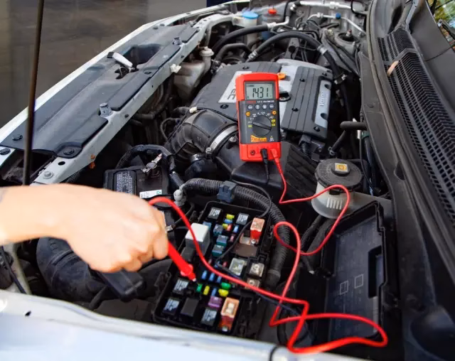 Where can I find an auto electrician in Leeds?