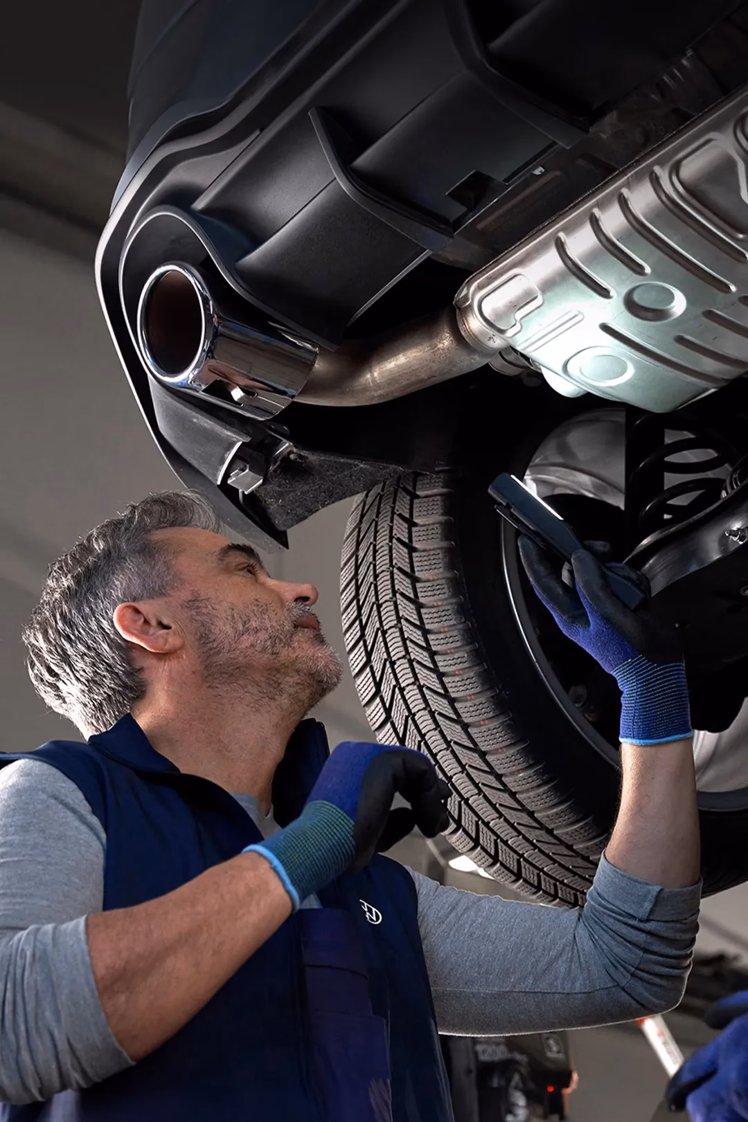 Does 1st Autoworks repair or replace exhaust pipes?