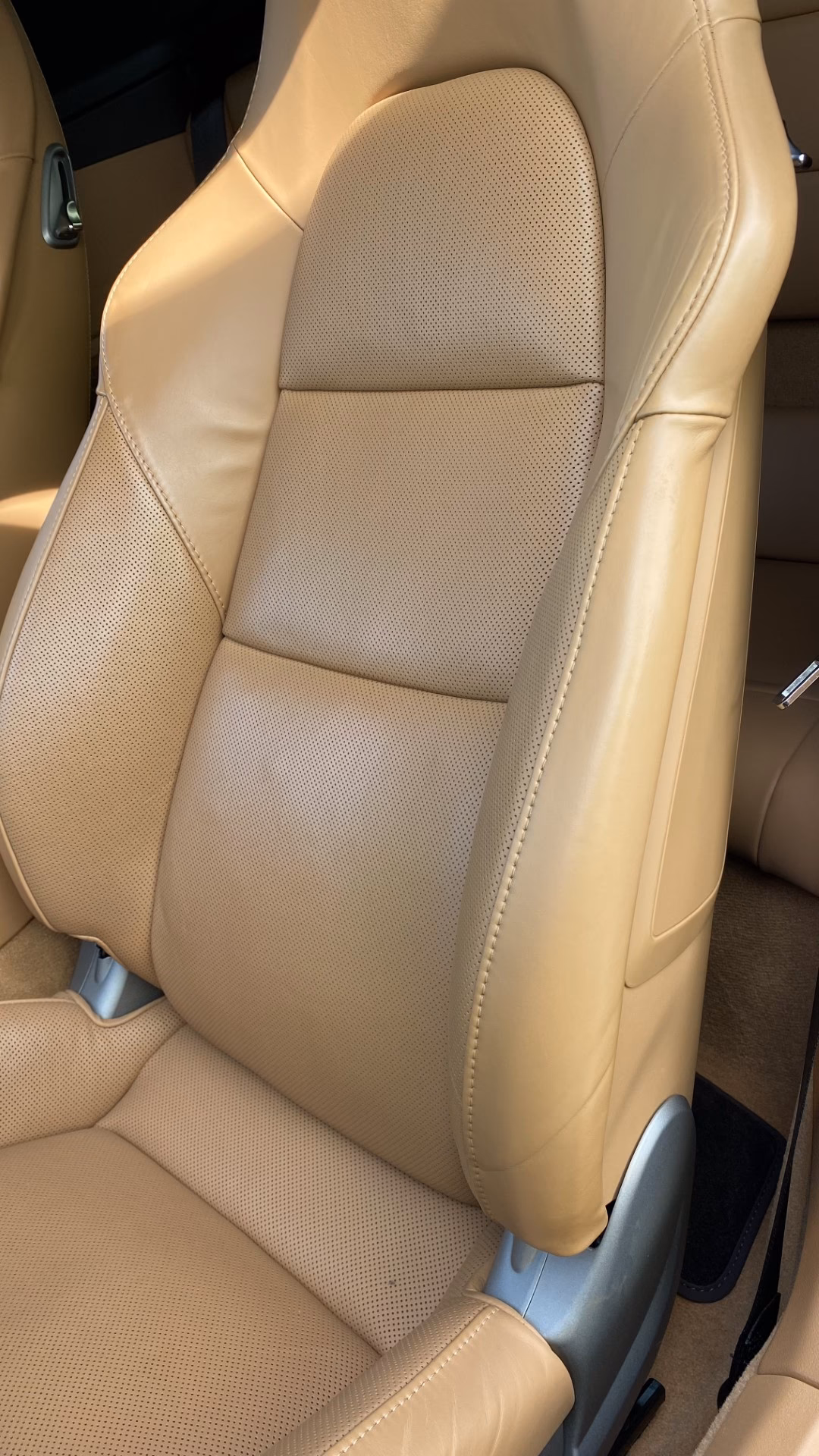 Who is Orlando auto upholstery?