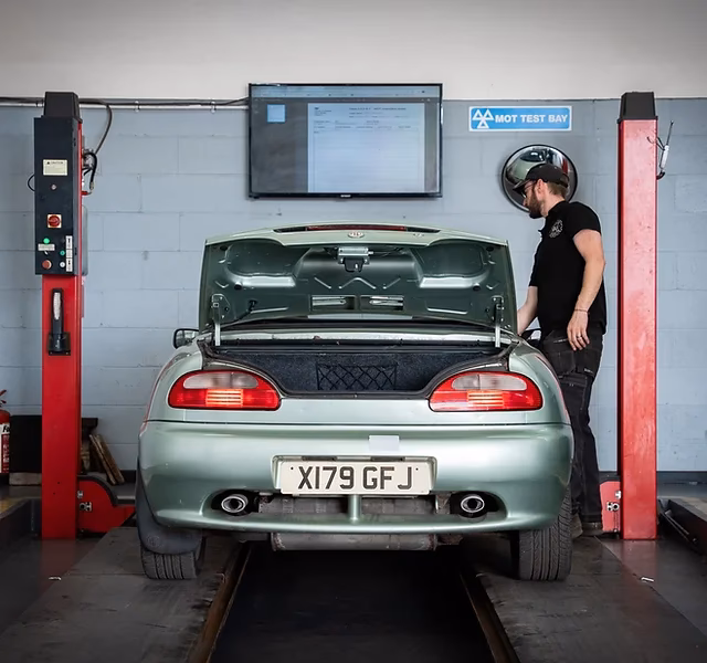 Why should you choose ACO Motors Ltd in Earlswood?