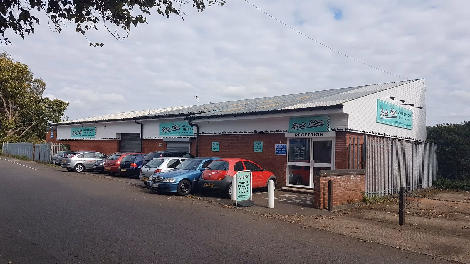 Where can I find an ATS Euromaster centre in Bourne End?