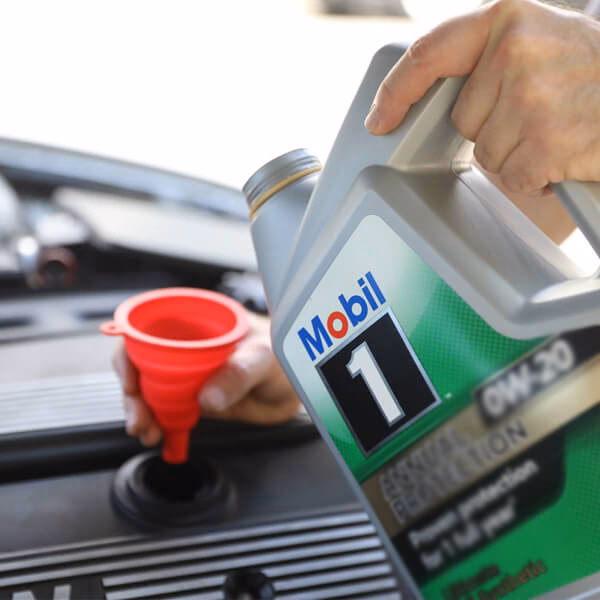 How to book a mobile oil change in Dubai?