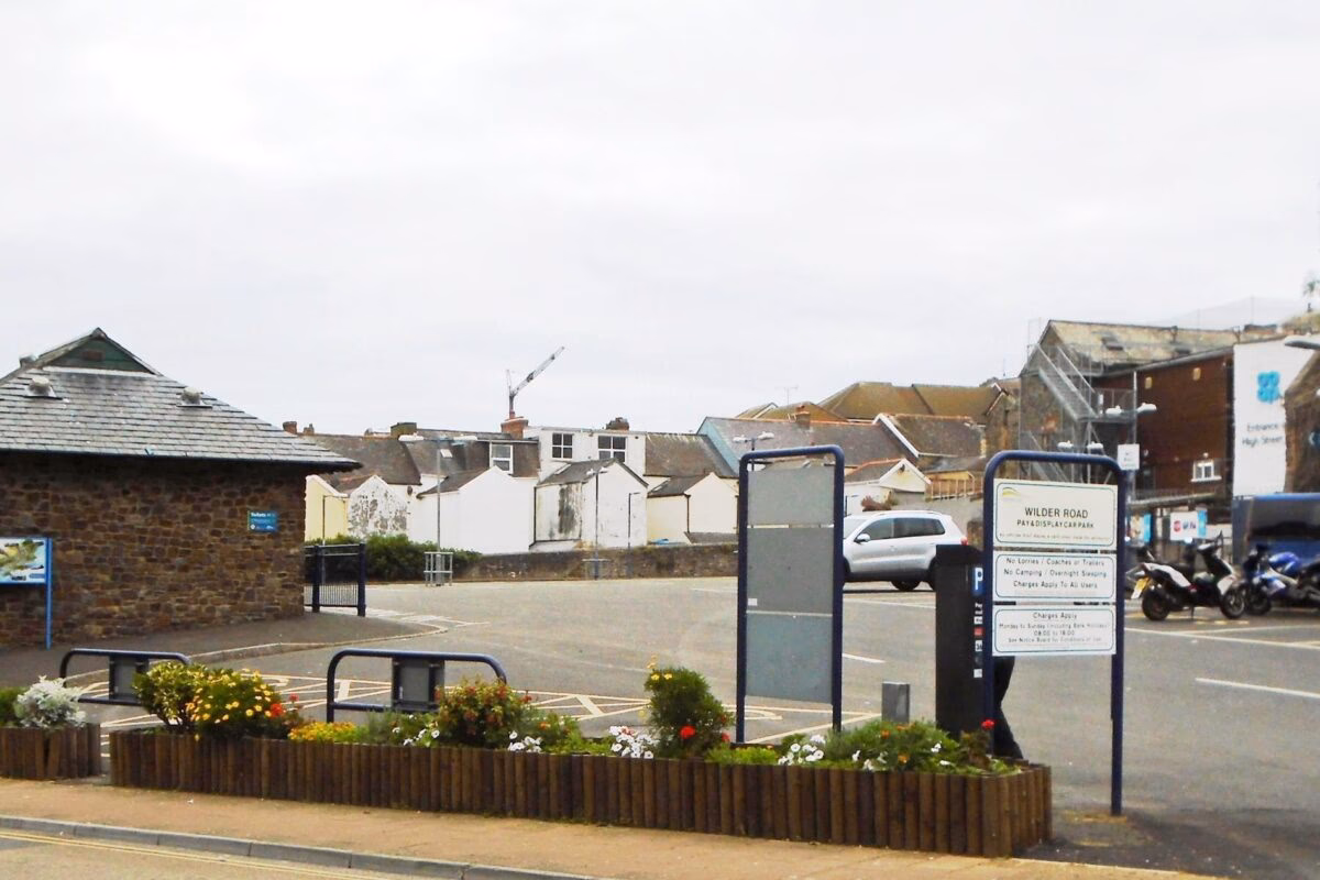 Is JustPark a good place to stay in Ilfracombe?