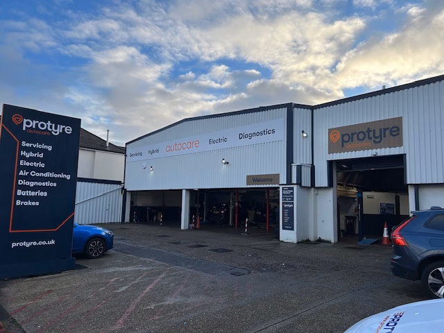 How to find roofing repair companies in Bournemouth?