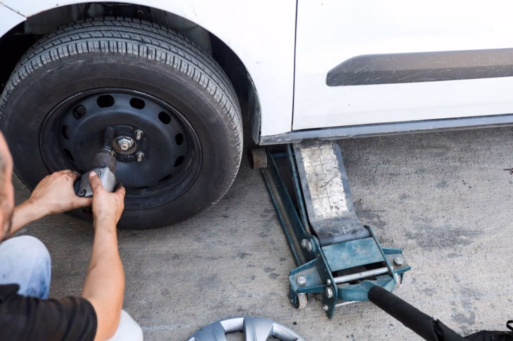 Does BK tyres offer a mobile tyre fitting service in Didcot?