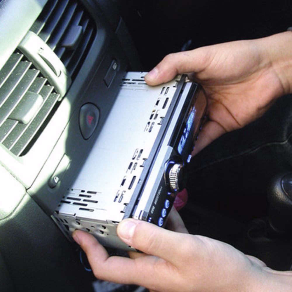 Is there a car audio business in West Ipswich?