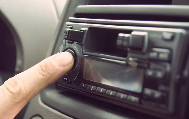 Who is topsound service centre?