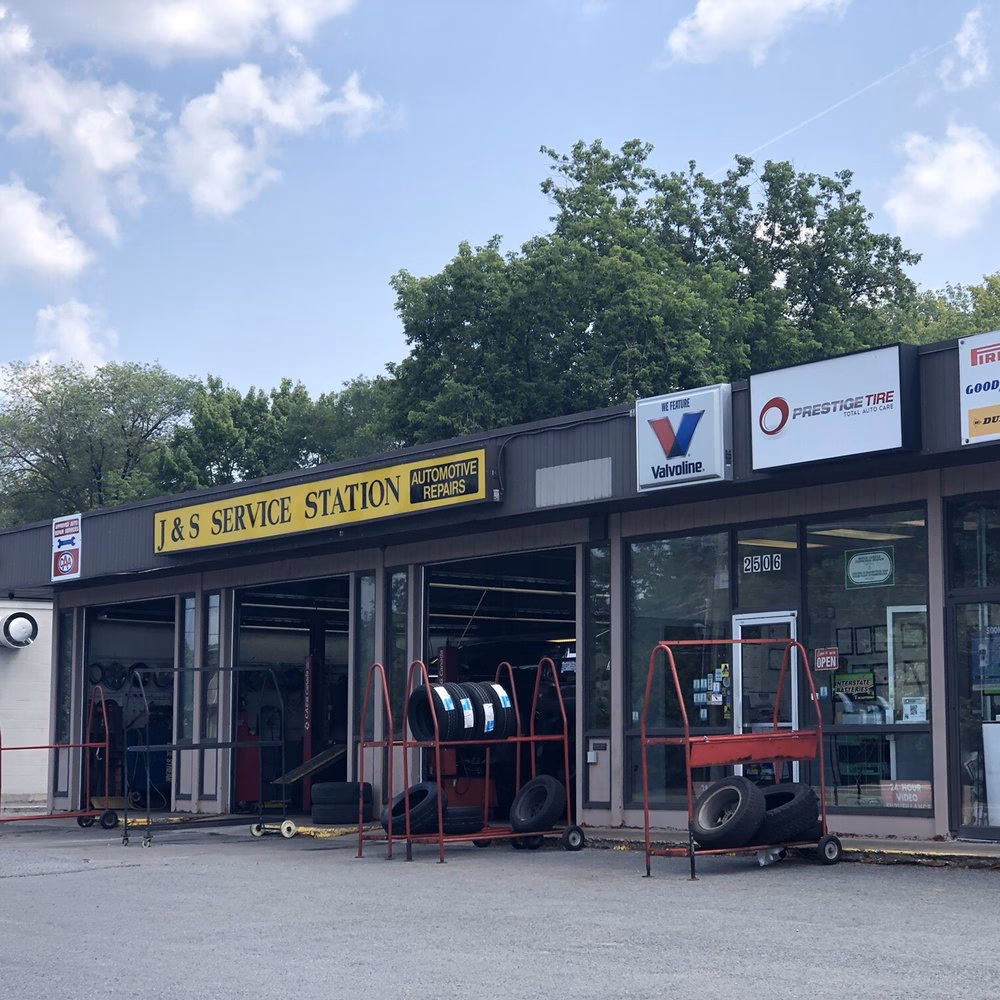 What services does a Blackburn MOT centre offer?