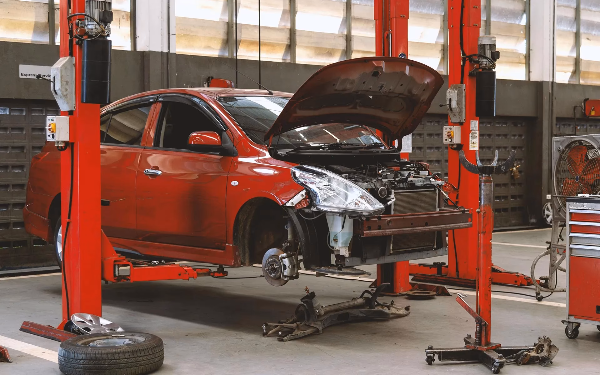 How long does it take to repair a car in Bloomfield?
