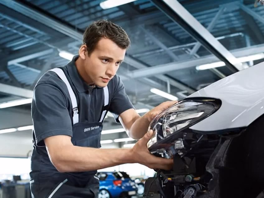 What services does a BMW mechanic offer?