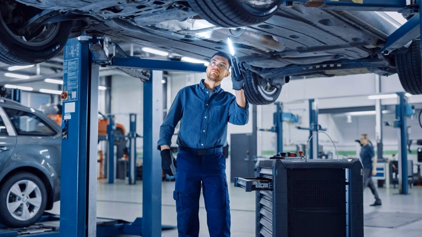 What services does a mobile mechanic offer?