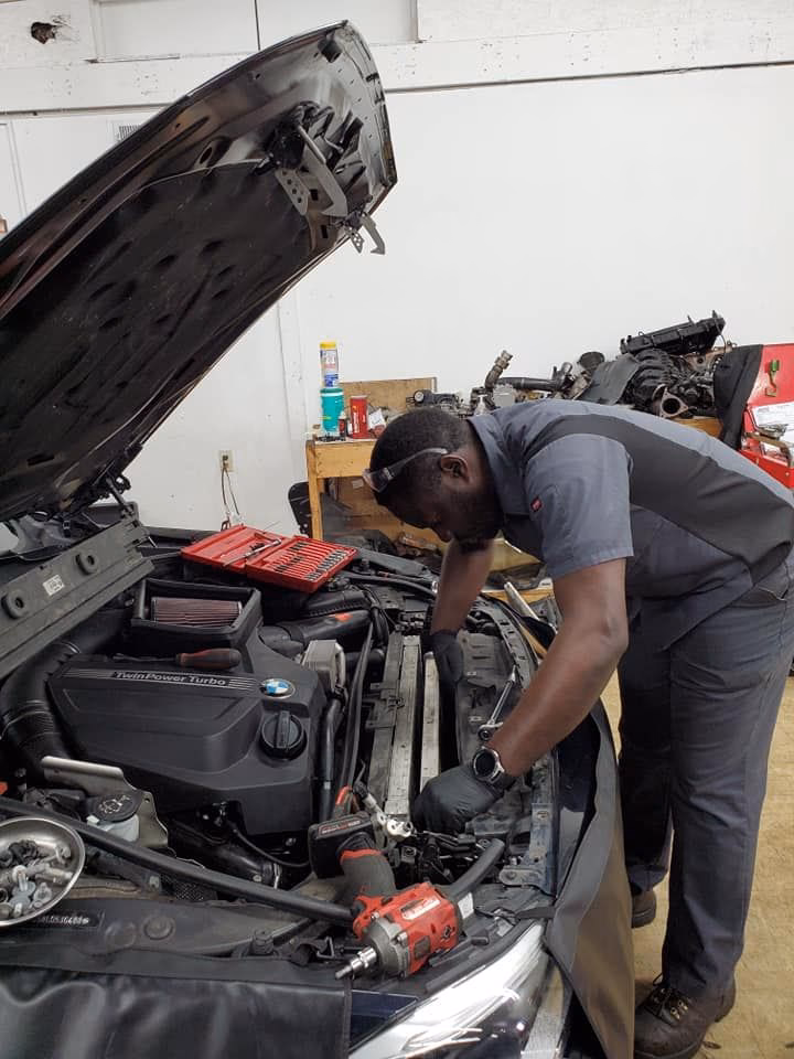 Where can I buy auto parts in Champaign?