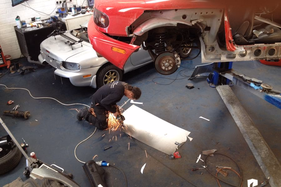 How many automotive forums are there?