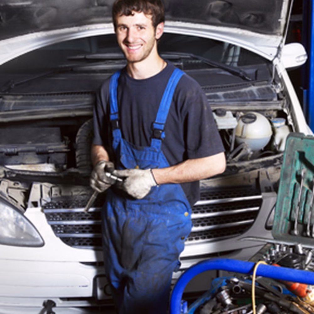 What services does service garage Dewsbury offer?