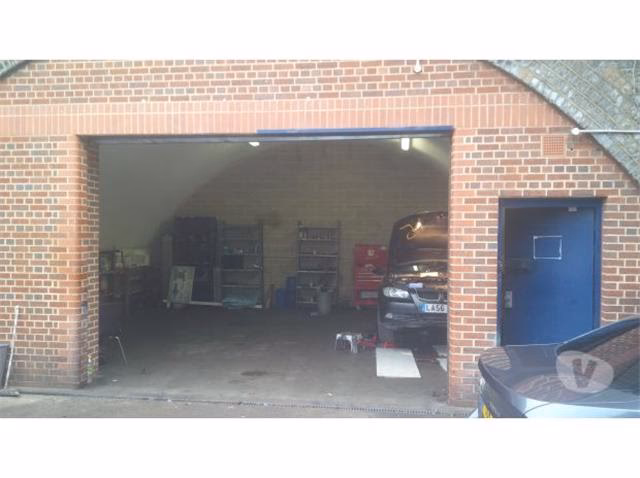 Where can I find a garage workshop in London?