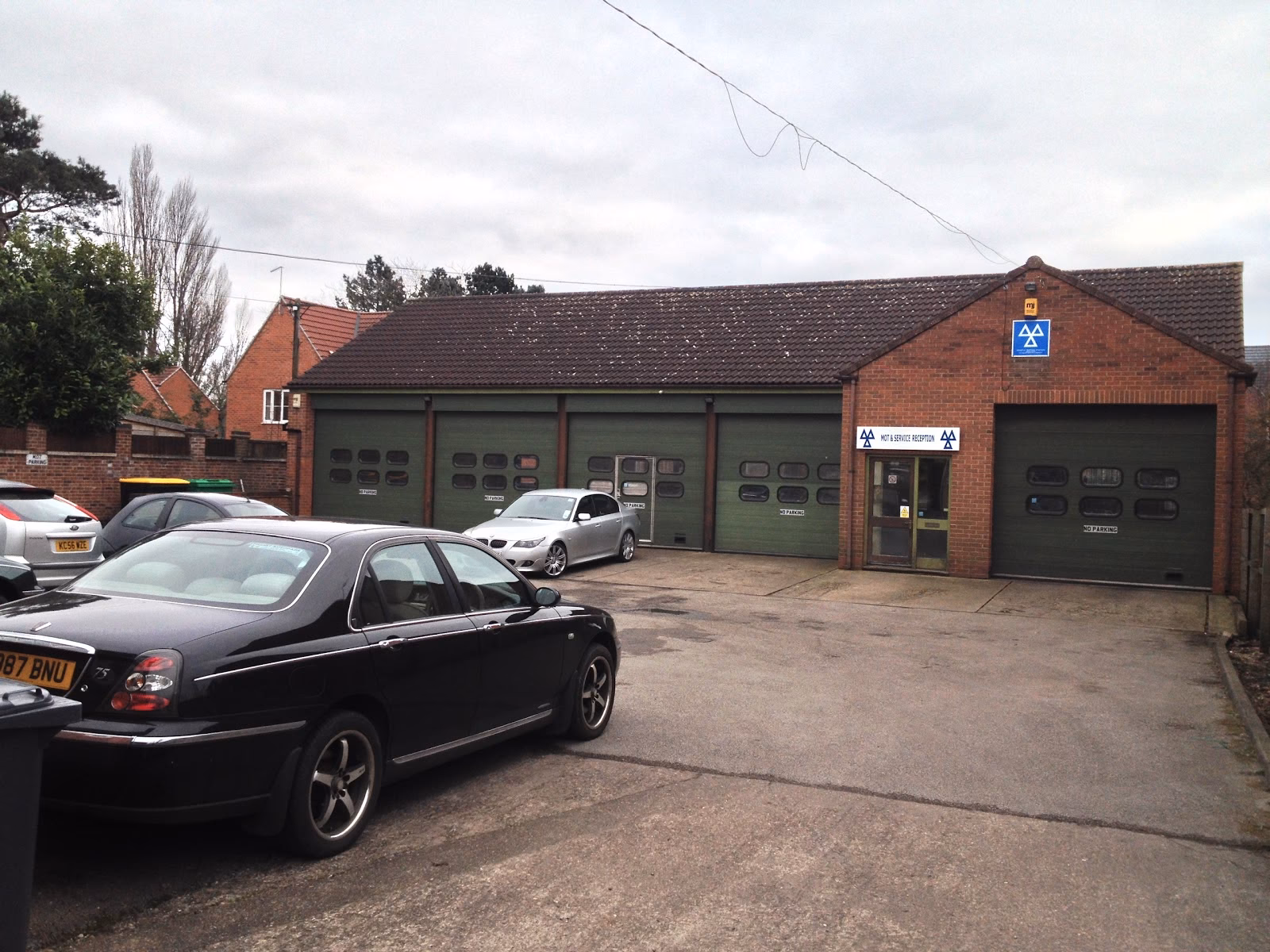 Who are Ruddington garage?