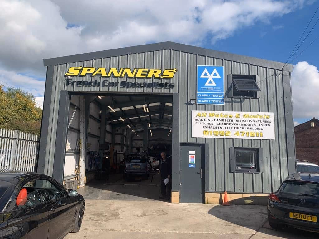 What services does H G Evans garage offer in Harlow?