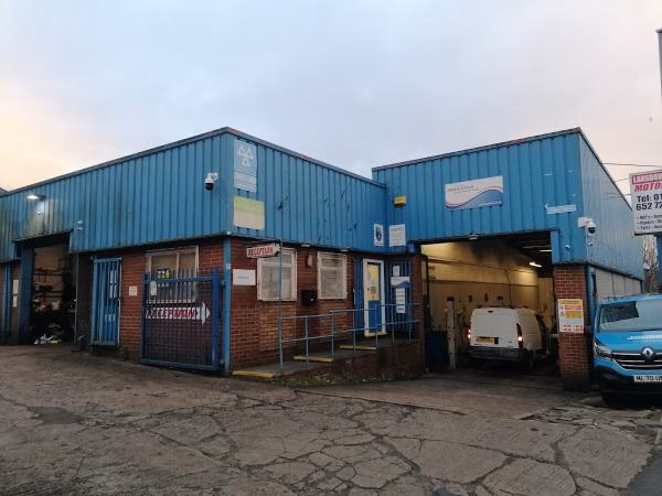 How do I find a trusted garage in Oldham?